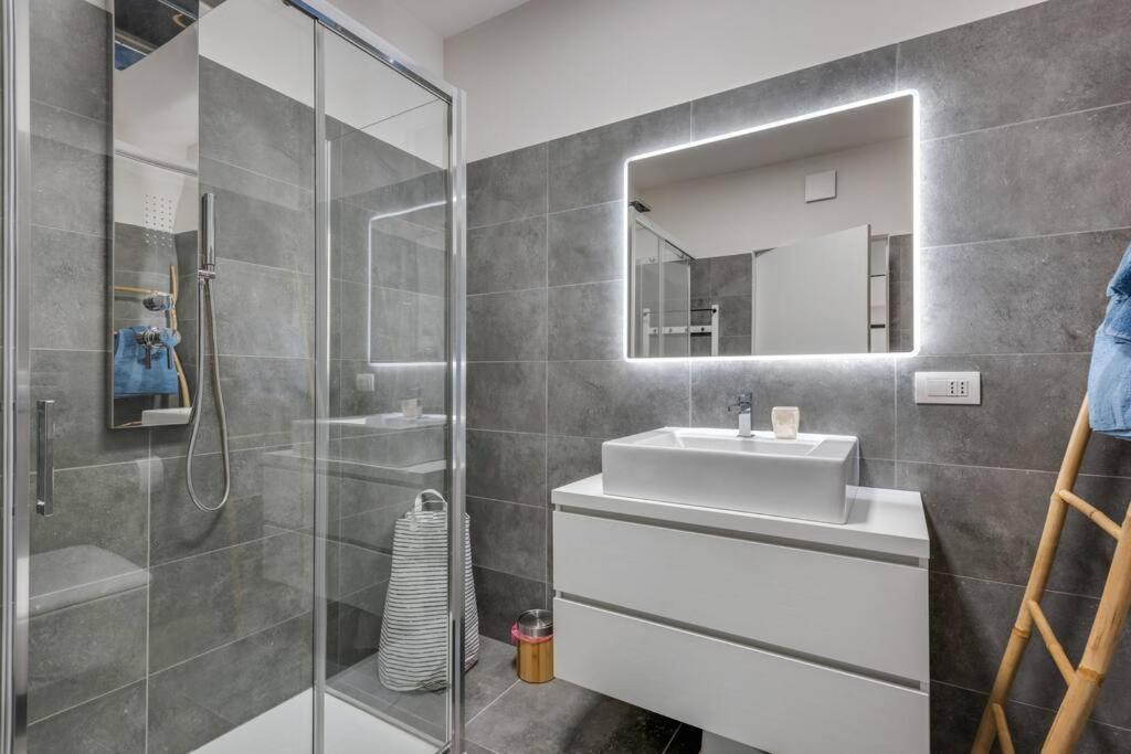 Easylife - Modern And Spacious In Fiera Life * Milán